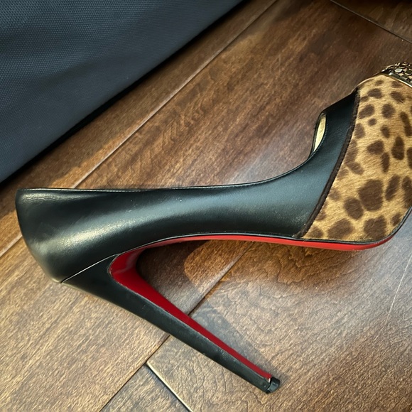 Christian Louboutin - Picture 5 of 6